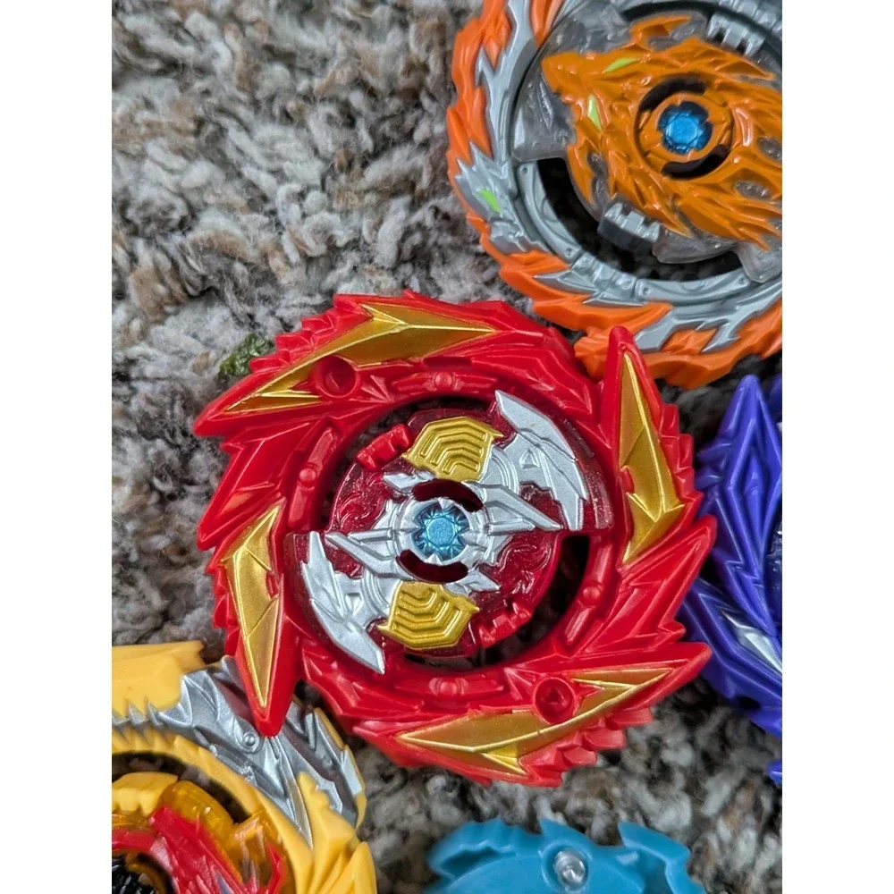 Beyblade Lot - 4 Spinning‎ Tops And Extras